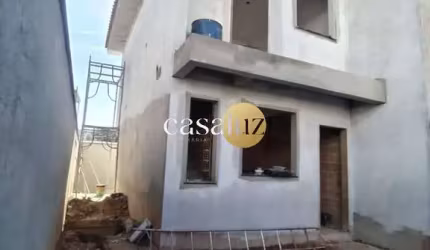 Casa geminada em construção localizada no bairro Masterville /Sarzedo