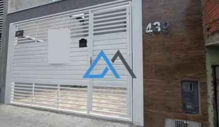 Casa térrea com 2 dormitórios e 2 vagas de garagem em Caieiras-SP