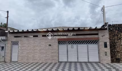 Casa em condomínio fechado com 4 quartos à venda na Franklin Alves de Moura, 910, Vila Antártica, Praia Grande, 200 m2 por R$ 590.000