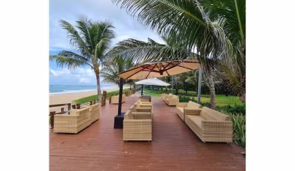 Luxo à Beira-mar: Apartamento em Muro Alto