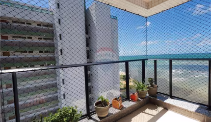 Oásis à Beira-Mar: Apartamento de 65m² com 3 Quartos e Vista Deslumbrante!
