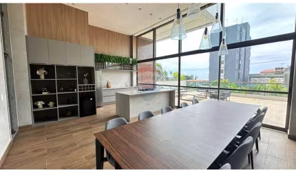 Apartamento no Ocean View em Candeias, Vista Mar com 3/4