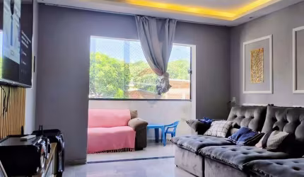 Casa com 3 Quartos e Piscina na Cobertura, em Água Fria