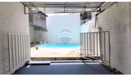 Locação de Casa Comercial na Madalena, com 317m².