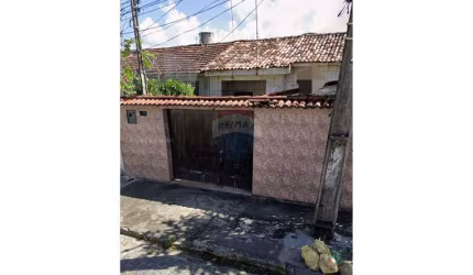 Vendo CASA nascente em Campo Grande,  uma preciosidade pra morar bem!