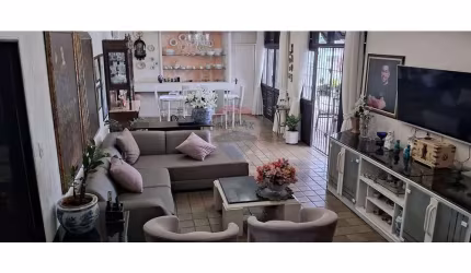 UMA CASA MAGNÍFICA , ESPAÇOSA E EXCELENTE PRA MORAR! NÃO PERCA ESSA CHANCE!