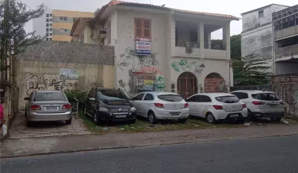VENDO CASA COMERCIAL NO BAIRRO DA ENCRUZILHADA.