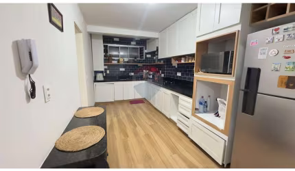 Apartamento 3/4 em Candeias, Próximo da Avenida e da Praia