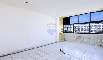 Excelente sala comercial de 60 metros quadrados com wc - Junto ao Restaurante Leite