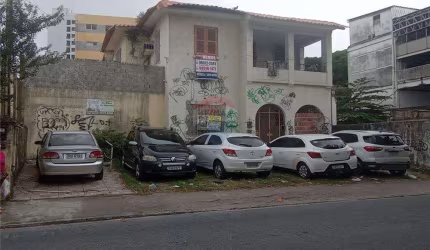 CASA  NO BAIRRO DA ENCRUZILHADA, Residencial ou Comercial.