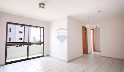 Apartamento Nascente reformado de 2 quartos, sendo 1 suíte com closet, sala ampla e varanda.