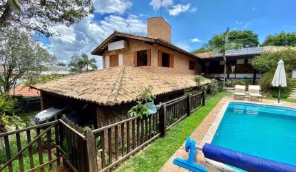 Casa em Condomínio Parque das Laranjeiras  -  Itatiba SP