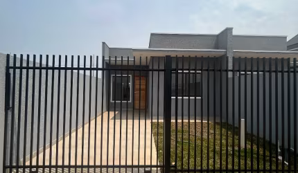 Linda casa de3 quartos com suíte