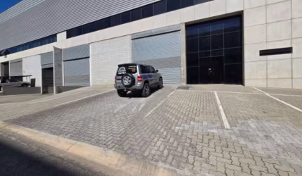 Galpão para alugar em Sorocaba em condomínio. Fácil acesso à Rod. Castelo Branco