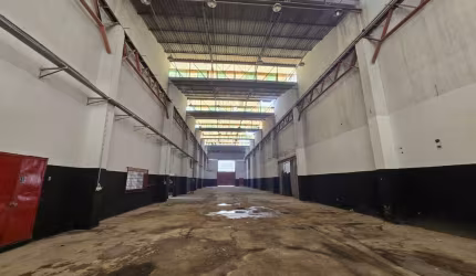 Galpão para alugar em Mairinquede frente para a Rodovia Raposo Tavares