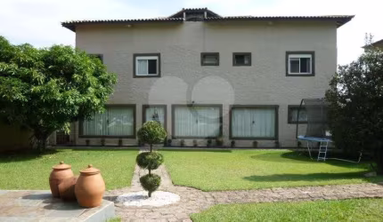 Sobrado com 3 quartos à venda em Jardim Leonor - SP