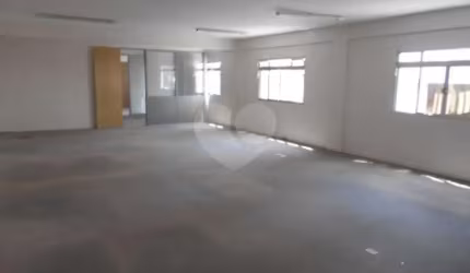 Prédio inteiro à venda em Vila Progredior - SP
