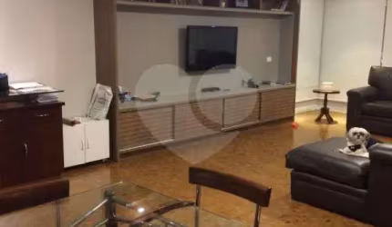 Apartamento com 4 quartos à venda em Cerqueira César - SP