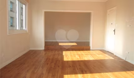Apartamento com 3 quartos à venda ou para locação em Cerqueira César - SP