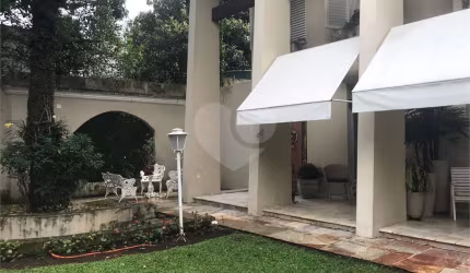Casa com 4 quartos à venda em Jardim Leonor - SP