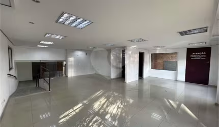 Salas à venda ou para locação em Chácara São João - SP