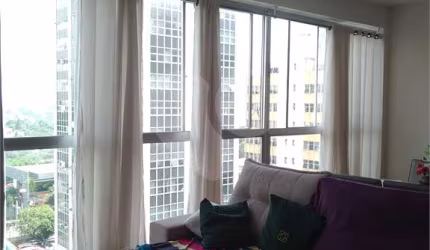 Apartamento com 3 quartos à venda em Bela Vista - SP