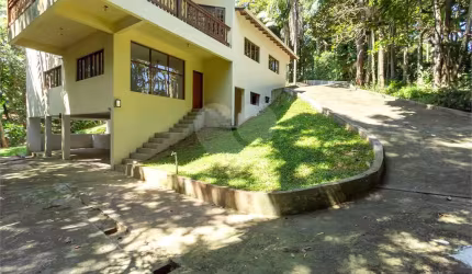 Condomínio com 4 quartos à venda em Condomínio Iolanda - SP