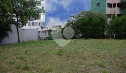 Terreno à venda em Jardim Fonte Do Morumbi - SP