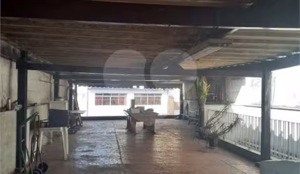 Prédio inteiro à venda em Bom Retiro - SP