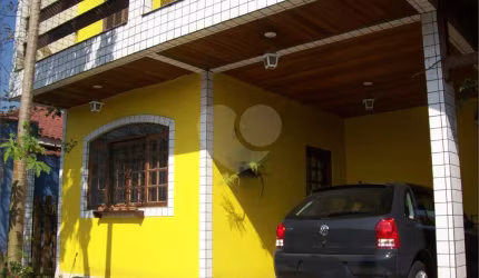 Sobrado com 3 quartos à venda em Caneleira - SP