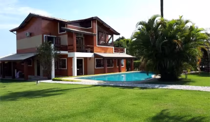 Condomínio com 4 quartos à venda em Caguassu - SP