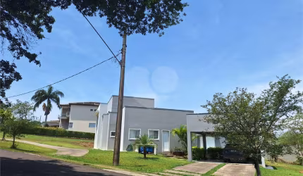 Condomínio com 3 quartos à venda em Caguassu - SP
