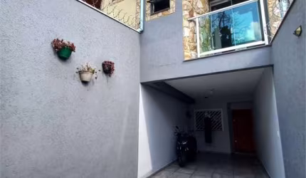 Sobrado com 3 quartos à venda em Vila Nivi - SP