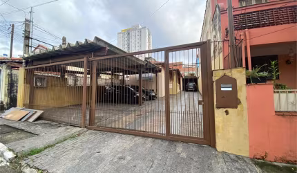 Terreno com 3 quartos à venda em Vila Nivi - SP