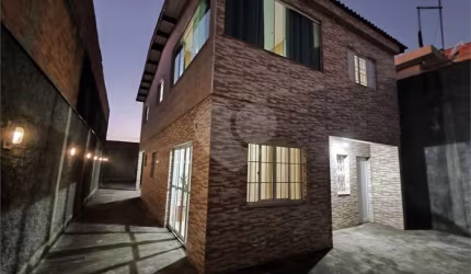 Casa com 4 quartos à venda em Jardim Anhangüera - SP
