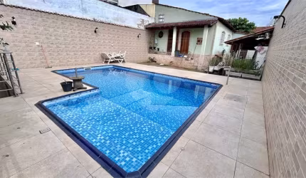 Casa térrea com 5 quartos à venda em Vila Nivi - SP