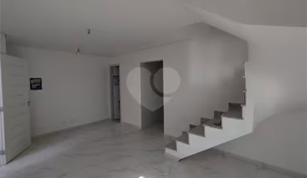 Condomínio com 2 quartos à venda em Jardim Santa Inês - SP