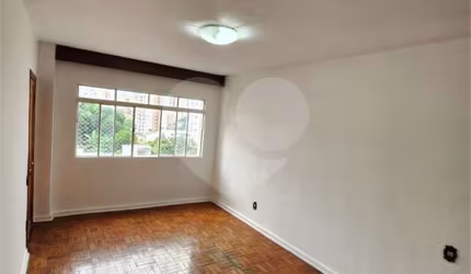 Apartamento com 3 quartos à venda em Aclimação - SP