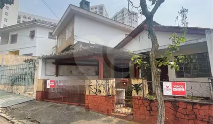 Terreno à venda em Parque Vitória - SP