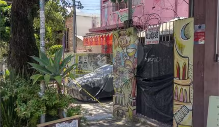 Sobrado com 4 quartos à venda ou para locação em Vila Madalena - SP
