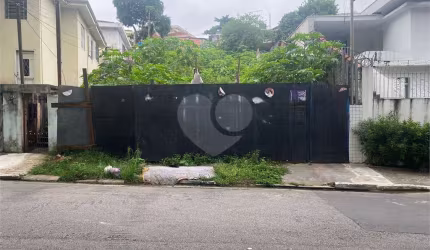 Terreno à venda em Vila Sônia - SP