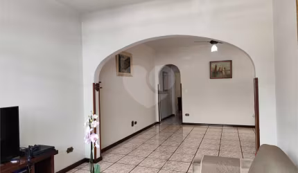 Casa com 3 quartos à venda em Vila Belmiro - SP