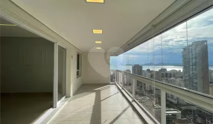 Apartamento com 4 quartos à venda em Embaré - SP