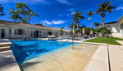 Casa com 11 quartos à venda em Jardim Acapulco - SP