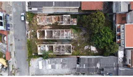 Terreno com 5 quartos à venda em Vila Marieta - SP