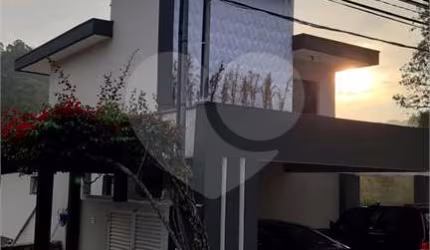 Condomínio com 4 quartos à venda em Jardim Itatinga - SP