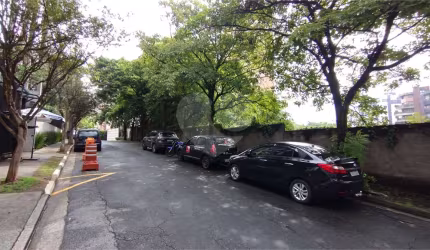 Terreno à venda em Vila Suzana - SP
