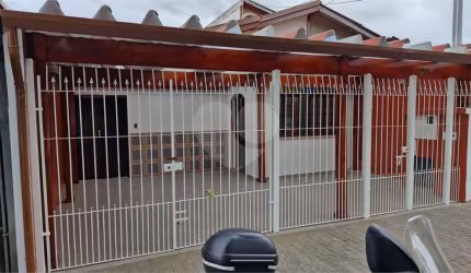 Casa térrea com 3 quartos à venda em Conjunto Residencial Butantã - SP