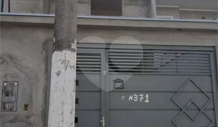 Sobrado com 3 quartos à venda em Parque Vitória - SP