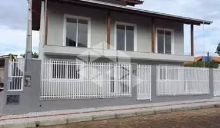 CASA A VENDA COM 4 SUÍTES EM BARRA VELHA